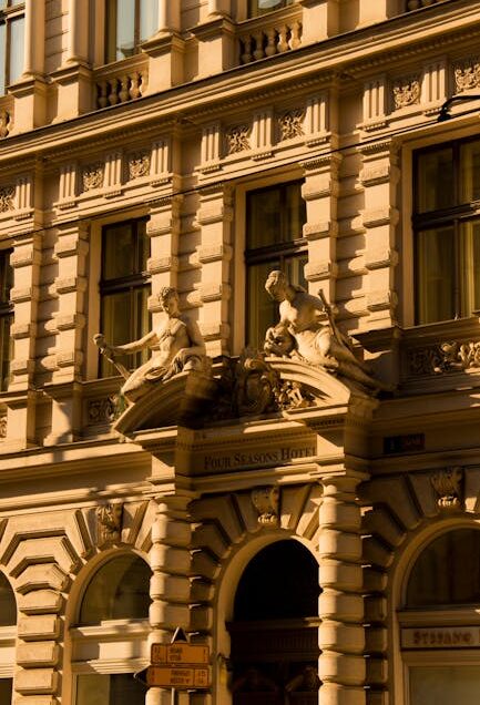 Image of Exploring Prague: Pragues Statues in Prague
